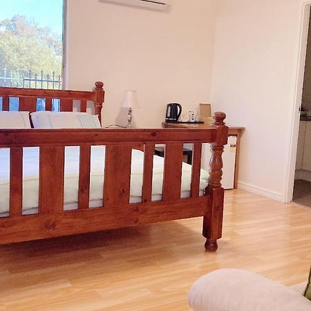 The Royal Dolphin Bed & Breakfast Safety Bay ร็อคกิงแฮม ภายนอก รูปภาพ