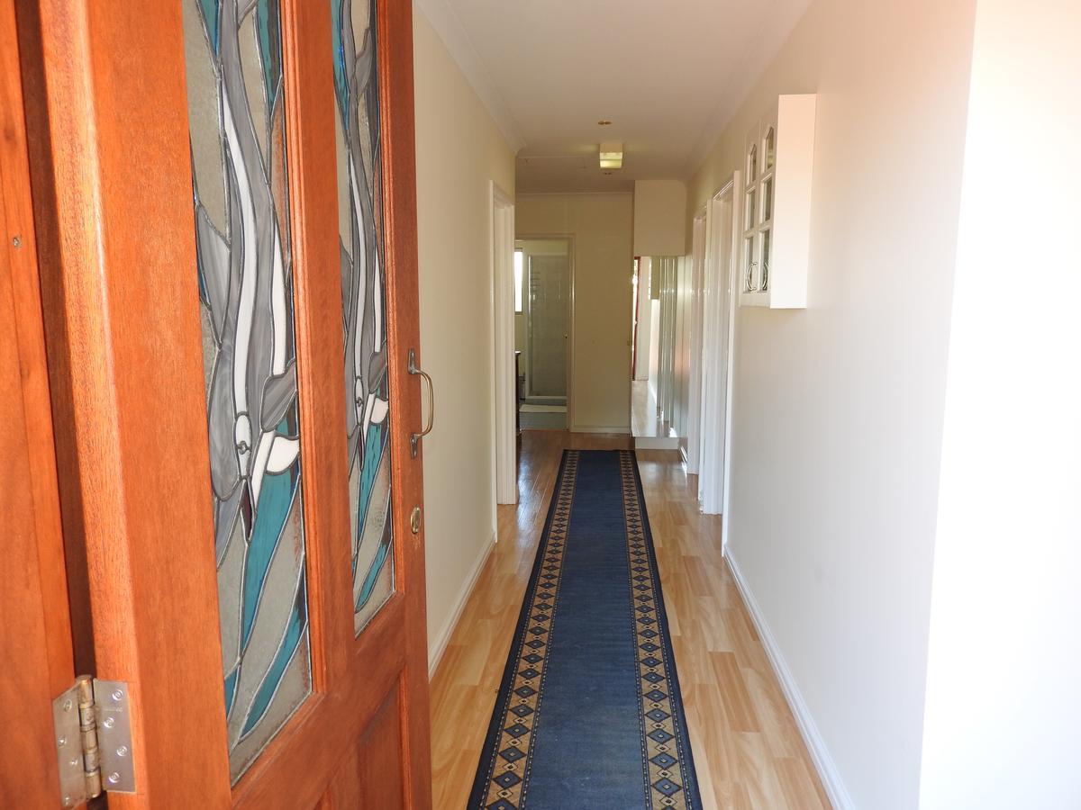 The Royal Dolphin Bed & Breakfast Safety Bay ร็อคกิงแฮม ภายนอก รูปภาพ